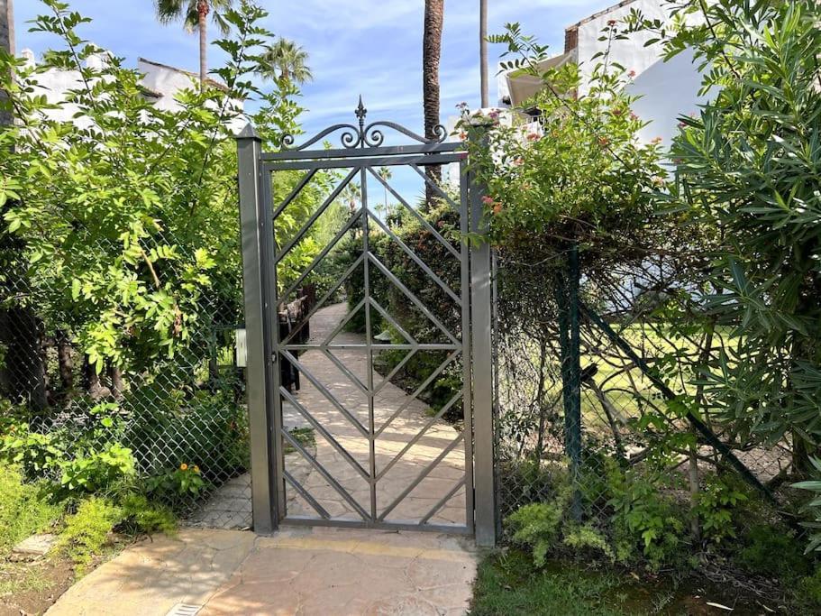 Costalita Beach Apartamento En 埃斯特波纳 外观 照片